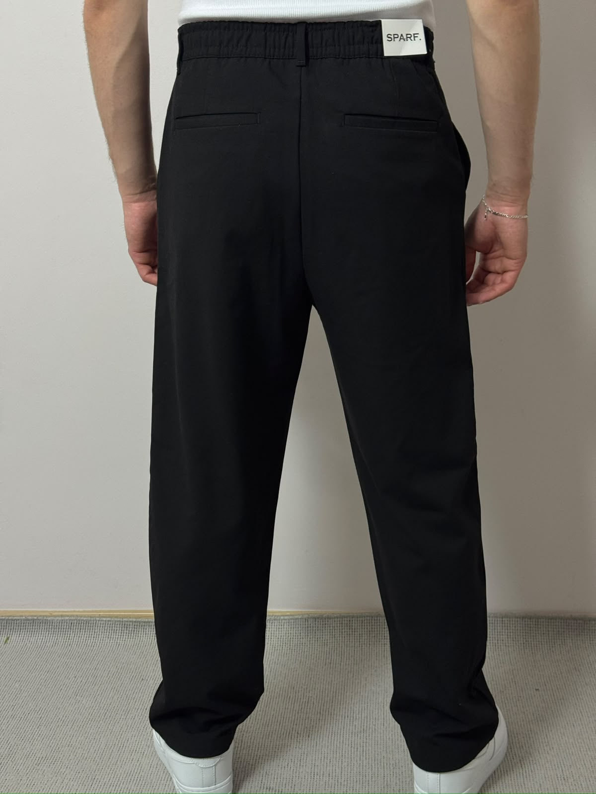 Siyah Relax Fit Kumaş Pantolon – Modern ve Şık Erkek Pantolon