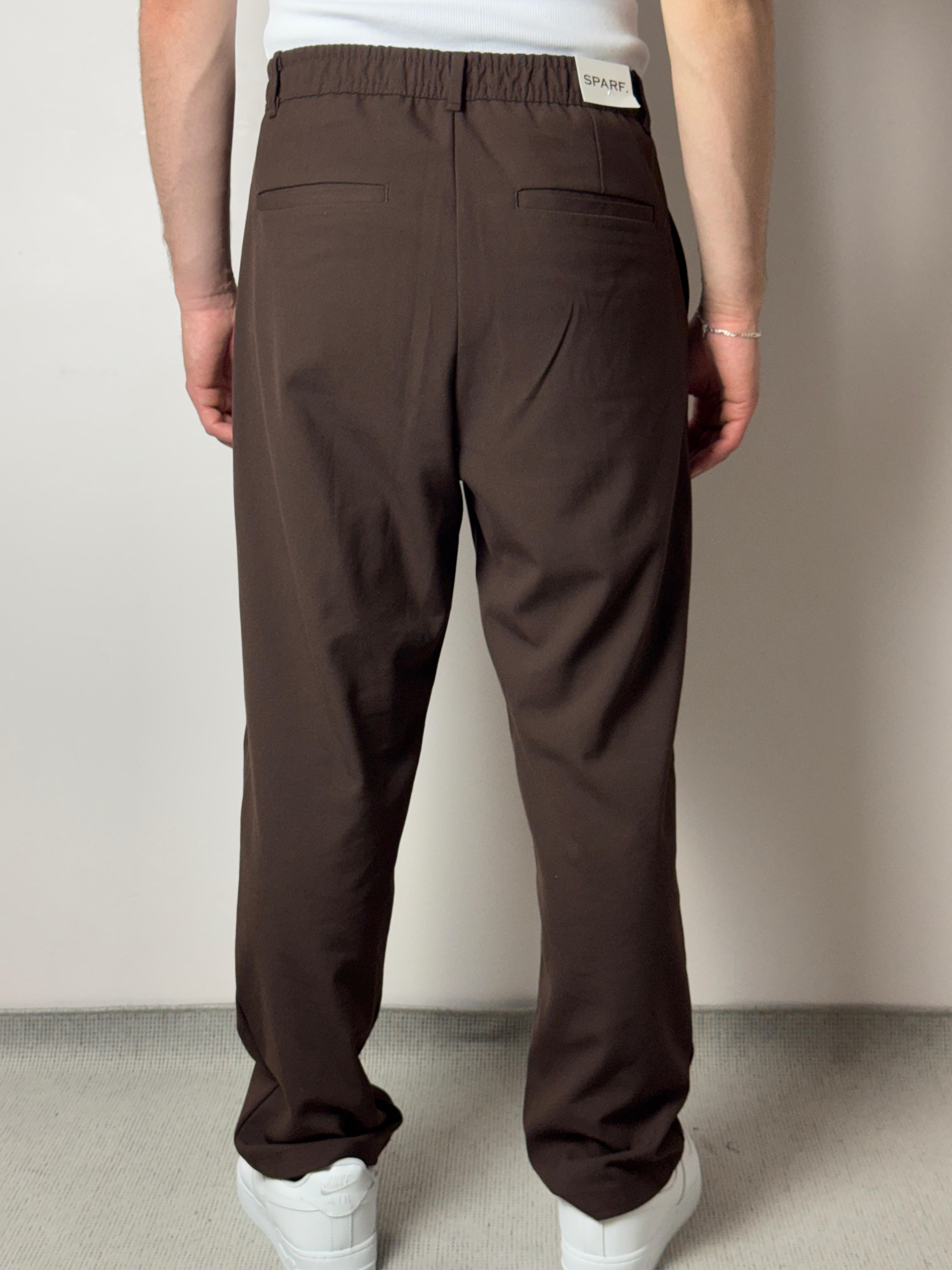 Kahverengi Relax Fit Erkek Kumaş Pantolon – Lastikli Bel Detaylı Premium Kesim